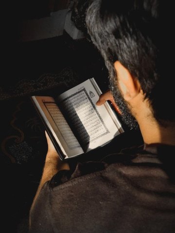 Kenapa ya kita dah lama baca quran, tapi sikap kita sama je..